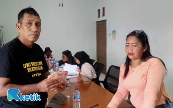 Thumbnail Berita - Pemdes Kawasi Halmahera Selatan Salur Gaji dan Insentif Juni dan Juli 2025