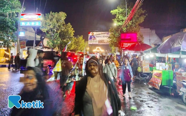 Kenakan Jaket, Pacitan Alami Suhu Dingin Capai 19°C saat Malam Hari