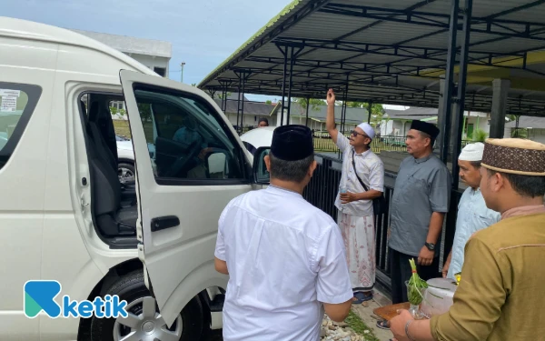 Thumbnail Berita - Mobil Operasional untuk Abuya Amran Waly, Bukti Komitmen Jamaluddin pada Dakwah