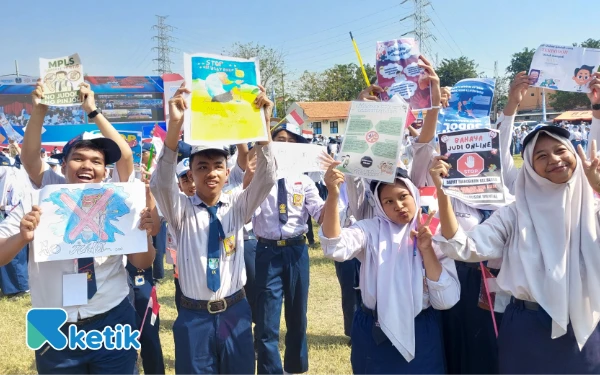 Thumbnail Berita - MPLS 2025 Jatim Era Baru! Siswa Bebas Perpeloncoan, Anti Judol dan Pinjol