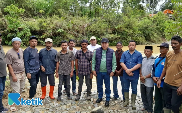 Thumbnail Berita - TRK Tinjau Perbatasan, Minta Gubernur Aceh Bangun Jembatan Penghubung Nagan Raya-Aceh Barat