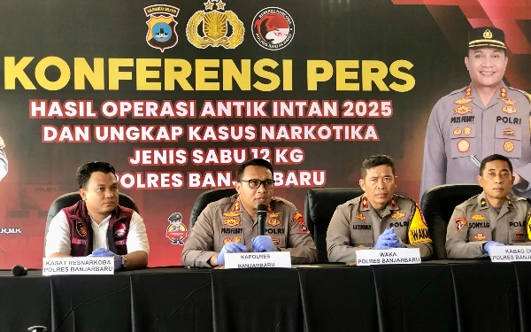 Thumbnail Berita - Polres Banjarbaru Bongkar Peredaran Narkotika Jaringan Fredy Pratama, 12 Kg Sabu Diamankan
