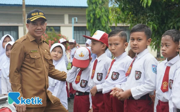 Thumbnail Berita - Plt Sekda Abdya Ungkap 12 Poin Alasan Penting MPLS di Hari Pertama Sekolah