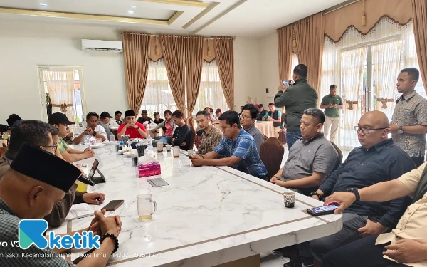 Thumbnail Berita - Nelayan Pantura Madura Geruduk Petronas, Tuntut Ganti Rugi Rumpon Rusak Akibat Seismik Migas