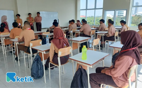 Thumbnail Berita - Hari Kedua MPLS di Sekolah Rakyat XXI Unesa, Pembentukan Struktur Kelas dan Adaptasi Boarding School