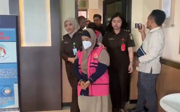 Kejari Bondowoso Tahan Dua Tersangka Baru dalam Kasus Kredit Fiktif Gunakan Data Lansia, 20 Korban Sudah Meninggal