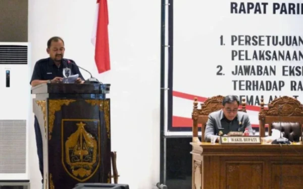 Bupati Pemalang Sampaikan Jawaban Eksekutif atas Pandangan Fraksi DPRD Terkait Perubahan APBD 2025
