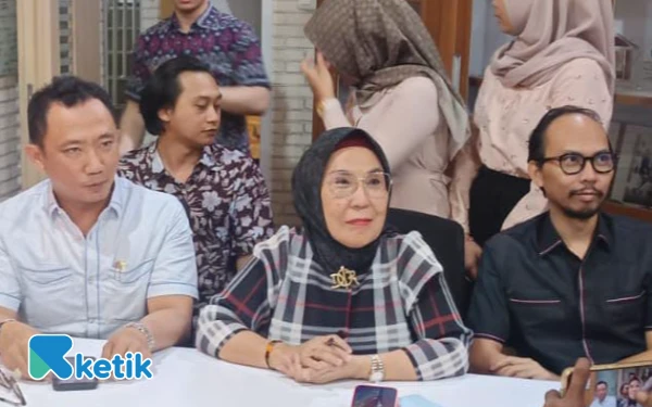 Thumbnail Berita - Alex Noerdin Diperiksa Kejati Sumsel, Kuasa Hukum Bantah Adanya Aliran Dana Korupsi