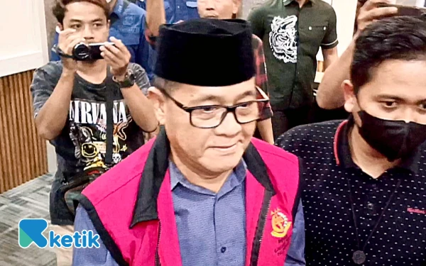 Buronan Korupsi Batik Desa Sumsel Menyerahkan Diri ke Kejari Palembang