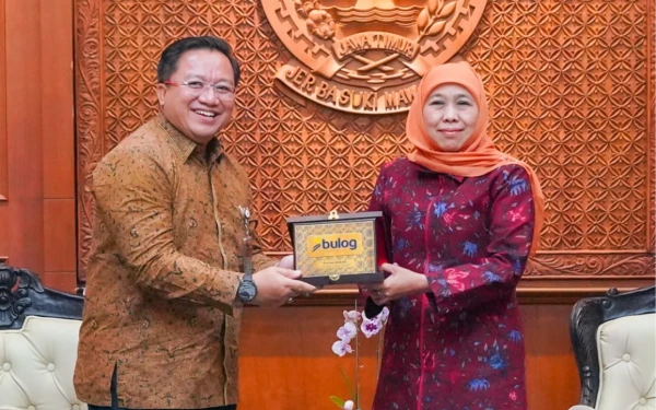 Khofifah Gandeng Bulog Perkuat Ekonomi Desa Lewat Koperasi Merah Putih