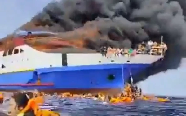 Kapal Motor Barcelona V Terbakar di Sulut, Penumpang Berhamburan ke Laut