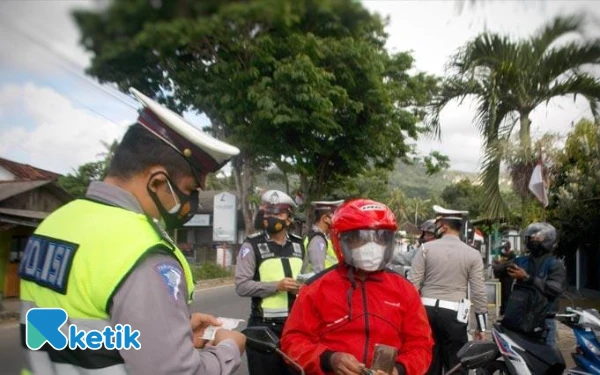 Thumbnail Berita - Sepekan Digelar, 550 Pengendara di Pacitan Terjaring Operasi Patuh Semeru 2025
