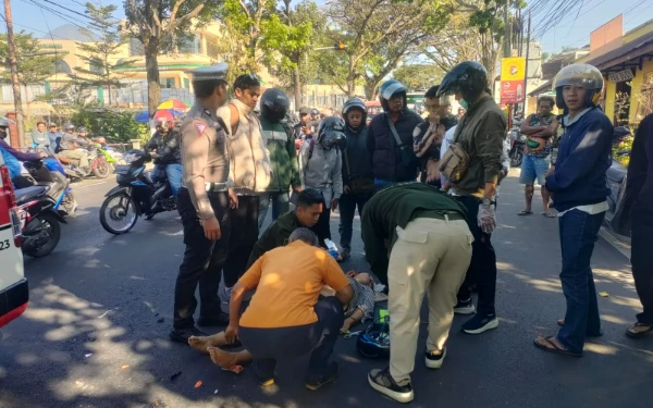 Thumbnail Berita - ‎Mahasiswi Dilarikan ke Rumah Sakit Akibat Kecelakaan di Kota Batu