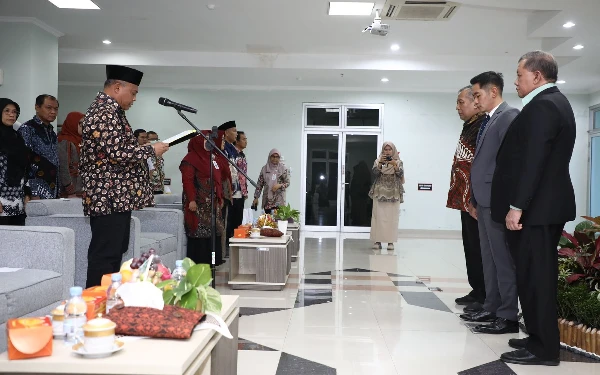 Thumbnail Berita - Bupati Harda Kukuhkan Dewan Pengawas RSUD Sleman, Dorong Peningkatan Kinerja dan Pelayanan Prima