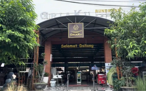 Thumbnail Berita - Mahasiswa KKN BBK 6 Unair Angkat Potensi Wisata Pacet Lewat Video Promosi Digital