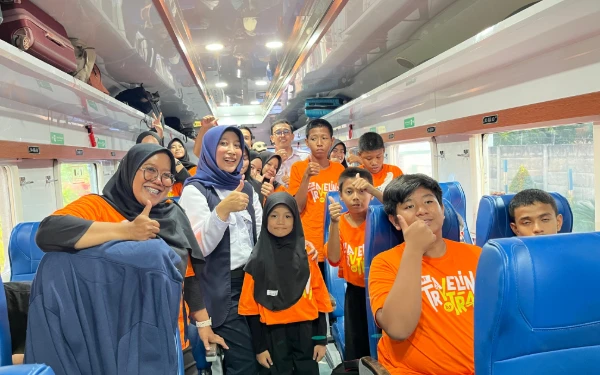Thumbnail Berita - Peringati Hari Anak Nasional, KAI Daop 7 Madiun Ajak Anak-anak Disabilitas Naik KA Gratis