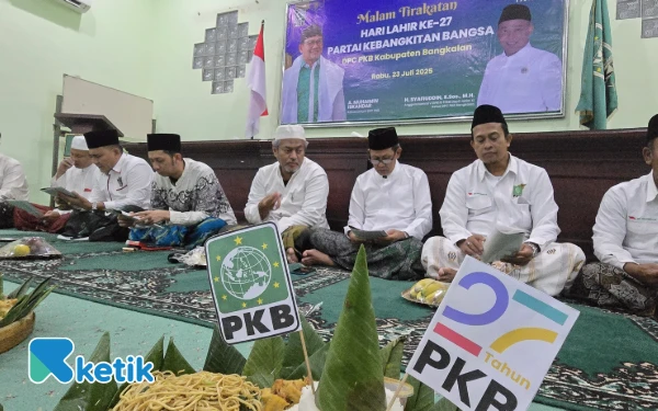 Sambut Harlah ke-27, DPC PKB Bangkalan Ziarah Makam Mbah Kholil dan Khataman Al Quran