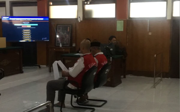 Thumbnail Berita - Oknum Wartawan dan LSM di Kota Batu Jalani Sidang Perdana dalam Kasus Pemerasan