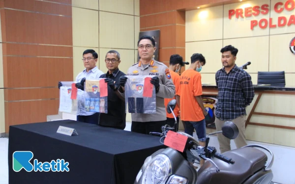 Thumbnail Berita - Mahasiswa Peras Kadindik Jatim! Aksi Nekat Berujung Bui, Ini Kronologinya