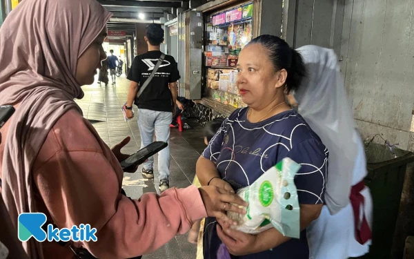 Thumbnail Berita - Pedagang di Pasar Tradisional Kota Malang Tetap Santai di Tengah Isu Beredarnya Beras Oplosan
