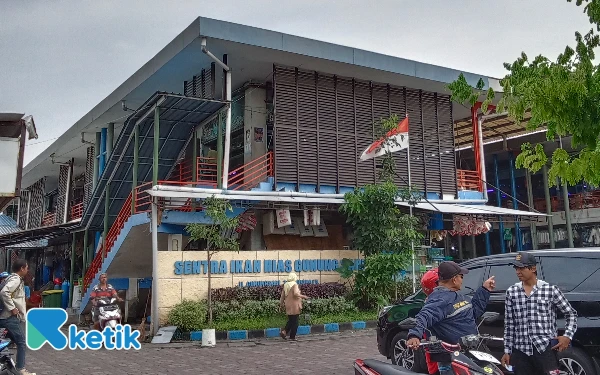 Thumbnail Berita - Sentra Pasar Ikan Hias Gunung Sari Surabaya Bertahan di Tengah Gempuran Online