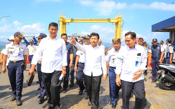 Macet Ekstrem di Pelabuhan Ketapang! Apa Strategi Pemprov Urai Antrean? Baca Di Sini