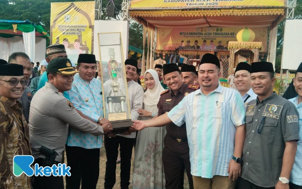 Thumbnail Berita - Kafilah Lawe Sigala-gala Juara Umum MTQ di Aceh Tenggara, Camat Dapat Hadiah Umrah