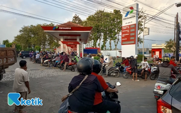 Thumbnail Berita - Krisis BBM di Jember, Pertamina Akui Distribusi Terganggu Akibat Penutupan Jalur Gumitir