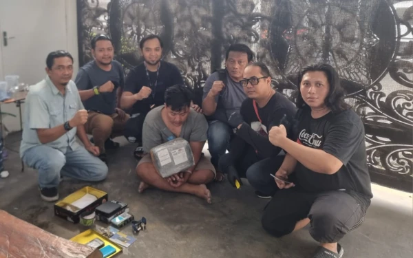 Cari Barang Bukti Ganja, BNNP Jatim dan BNN Kota Mojokerto Geledah Rumah
