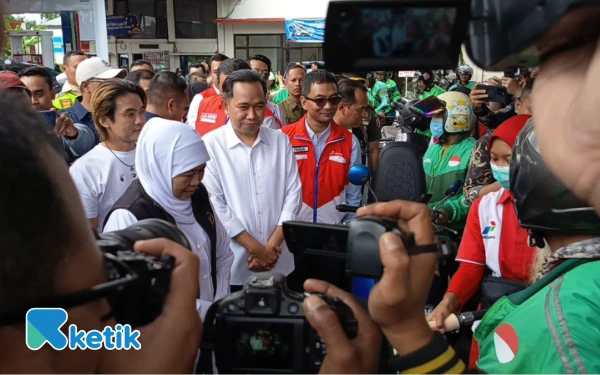 Thumbnail Berita - Distribusi BBM di Jember Pulih, Gubernur Khofifah Soroti Kelangkaan Beras Medium di Pasar