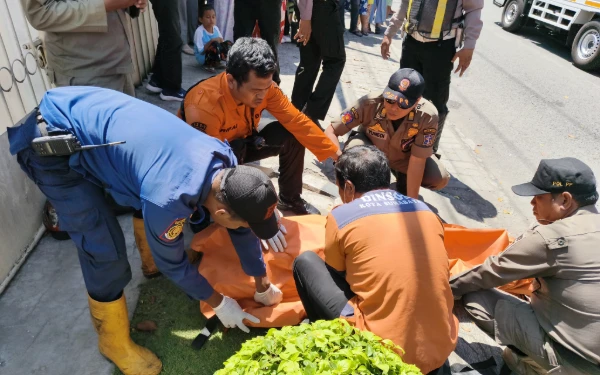 Kecelakaan Maut di Asemrowo Kali Surabaya, Seorang Ibu Tewas di Lokasi