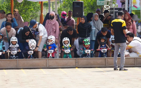 Thumbnail Berita - 150 Pembalap Cilik Adu Kecepatan Push Bike di Fun Race Mojo Fiesta 2025