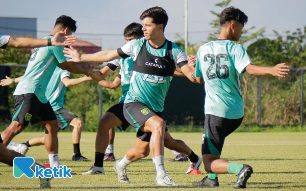 Eduardo Perez Beri Sinyal Tak Tambah Pemain Asing Persebaya, Ini Alasannya