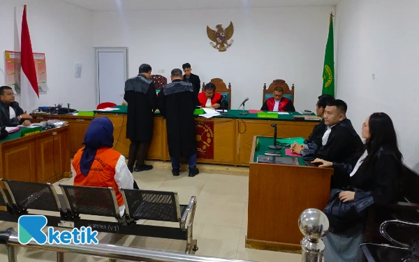 Thumbnail Berita - Sidang Kasus Penggelapan Dana Bisnis Minyak Goreng Curah Ditunda Majelis Hakim PN Palembang