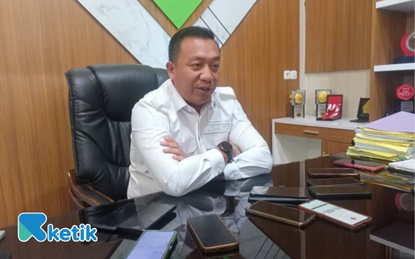 Thumbnail Berita - Bantah Lakukan Kekerasan kepada Jurnalis, Bupati Situbondo Mas Rio: Pintu Pendopo Terbuka 24 Jam