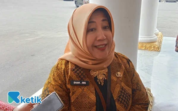 Thumbnail Berita - Investasi Jatim Capai Rp74,5 Triliun di Semester I 2025, Sepatu dan Mainan Anak Jadi Andalan