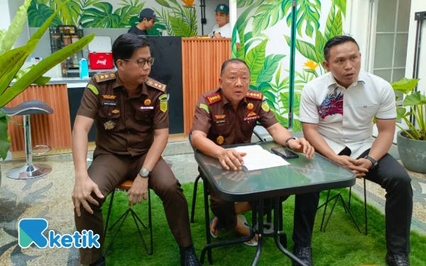 Thumbnail Berita - Berkas Perkara Eks Wawali Kota Palembang dan Suaminya Dinyatakan Lengkap oleh Kejari