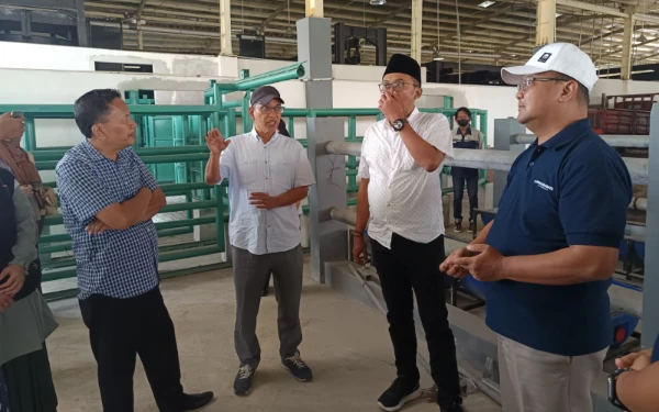 Komisi B DPRD Surabaya Sidak Temukan Retaknya Proyek RPH Tambak Osowilangun