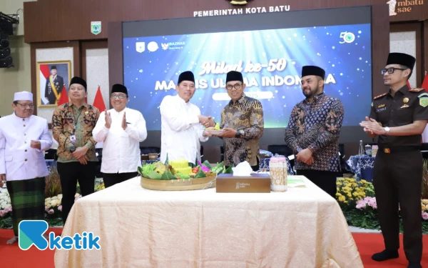 Thumbnail Berita - Hadiri Milad MUI, Nurochman: Hadapi Tantangan Moral Sosial Butuh Bimbingan Ulama  ‎