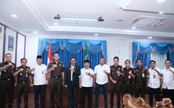 Thumbnail Berita - Pimpinan DPRD Kota Batam Sambut Kunjungan Silaturahmi Kajari Batam