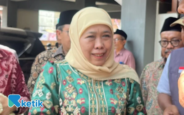 Thumbnail Berita - Khofifah Larang Pengibaran Bendera One Piece, Ini Alasannya