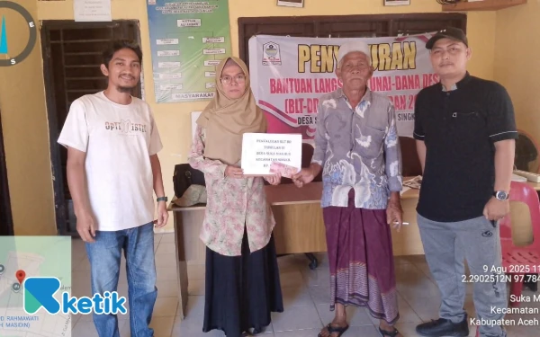 Program Bijak, 28 Warga Desa Suka Makmur Terima Bantuan Tunai