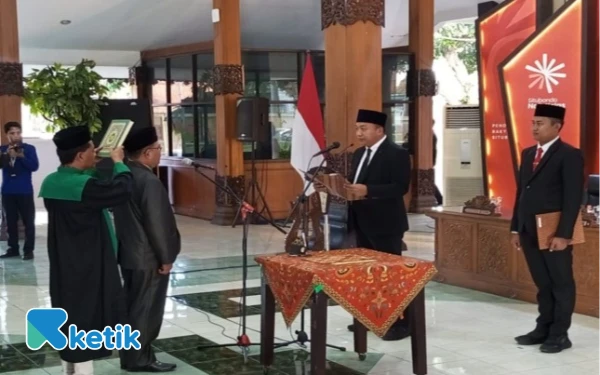 Thumbnail Berita - Bupati Situbondo Lantik Direktur Prusda PDAM Tirta Baluran