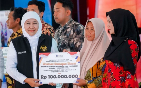 Thumbnail Gubernur Khofifah Salurkan Rp12,68 Miliar Bantuan Sosial di Sampang, Ingatkan Warga Jauhi Judi Online