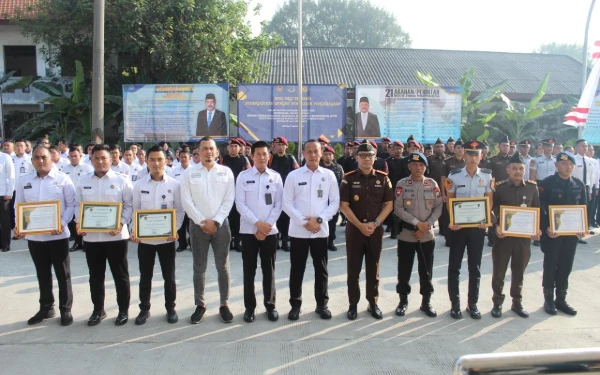 Petugas Rutan Kelas 1 Surabaya Dapat Penghargaan Usai Gagalkan Penyelundupan Narkotika