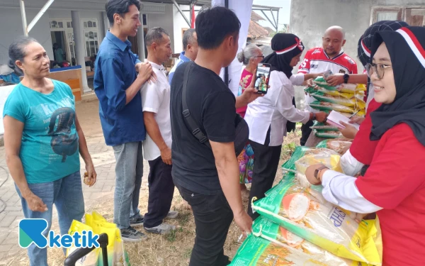 Thumbnail Berita - Sambut HUT Kemerdekaan RI, Polres Batu Gelar Gerakan Pangan Murah di Junrejo  ‎
