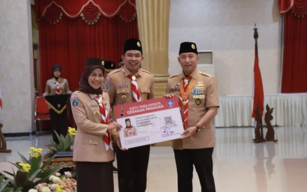 Thumbnail Berita - Pramuka Jatim Ajak Lestarikan Lingkungan, Borong Burung di Pedagang untuk Dilepaskan