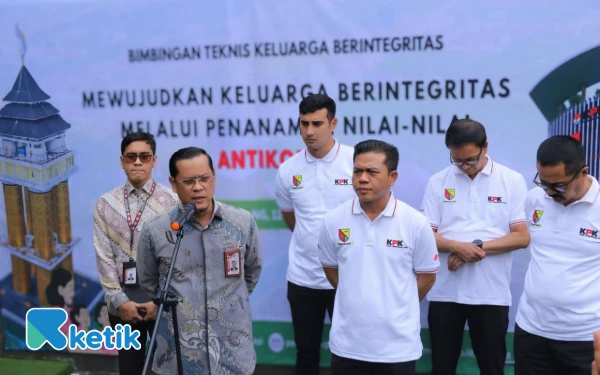 Thumbnail Berita - Bupati Bandung: Keluarga Pondasi Pertama Pemerintahan yang Bersih