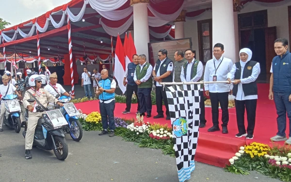 Sentuh Hati! Gubernur Khofifah "Blusukan" Kirim Bantuan untuk Keluarga Pejuang Kemerdekaan