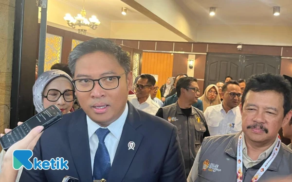 Thumbnail Berita - Imbas Gula Rafinasi, Alokasi Anggaran Danantara untuk Serap Gula Petani Bakal Diputuskan Minggu Ini